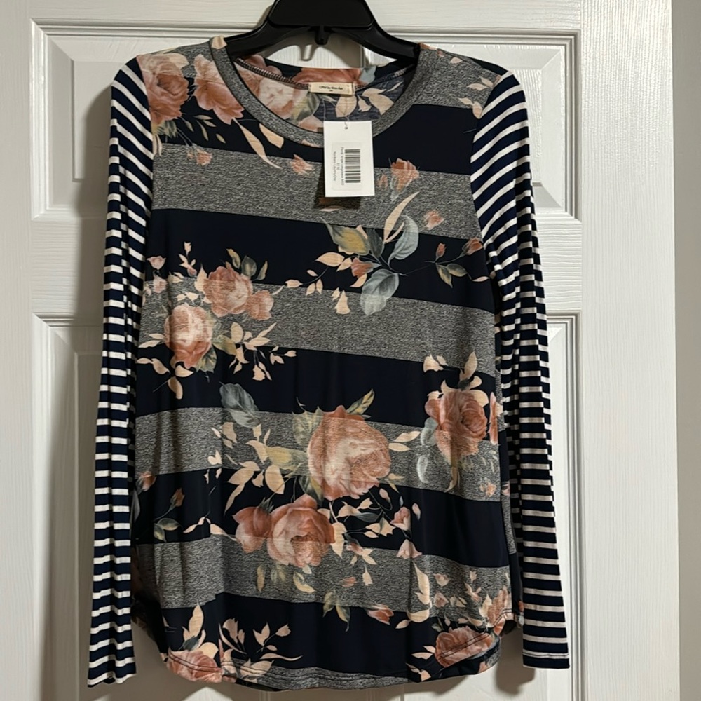 NWT 12PM by Mon Ami USA - size medium - super soft and so pretty!